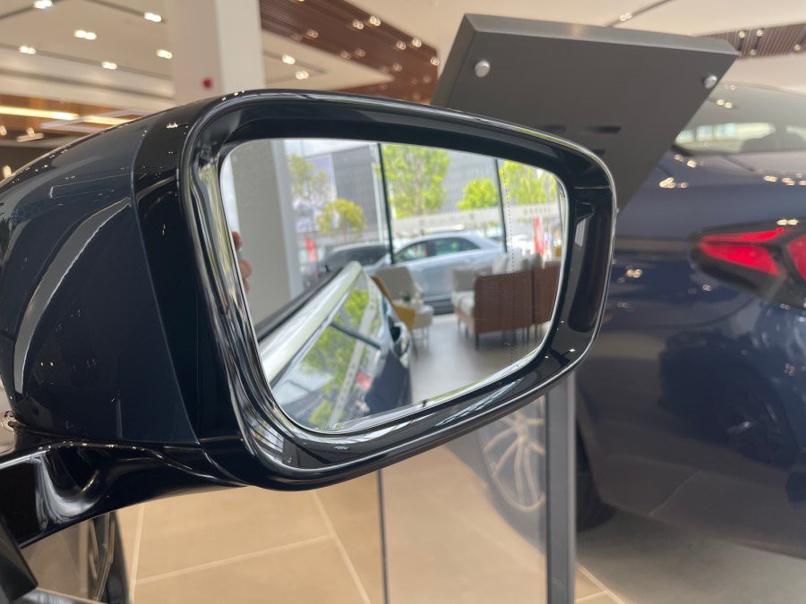 outside mirror