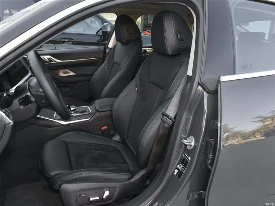 BMW 425i Gran Coupe M 2022 front seat