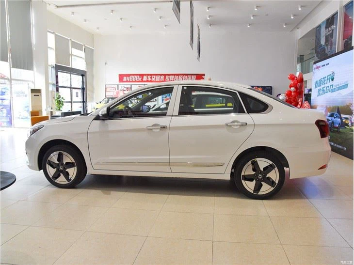 2021 Model Dongfeng Fengshen E70 Electric Sedan ,NEDC Range 400 km Chaoyue Edition