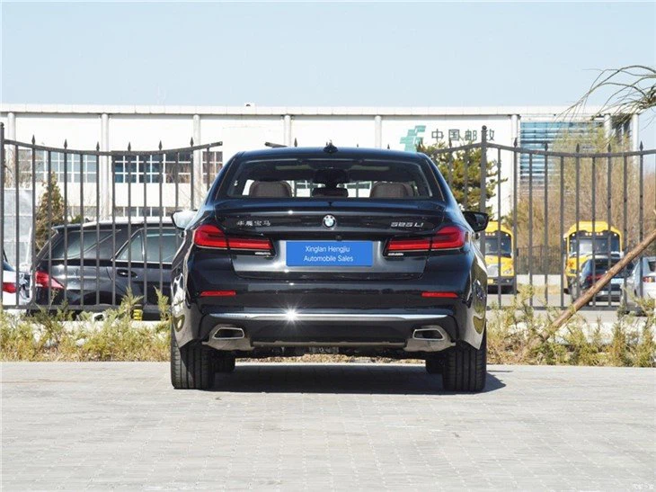 BMW 525i M 2022 back