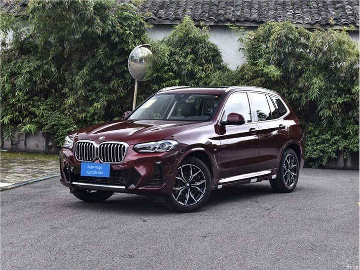 BMW X3 red