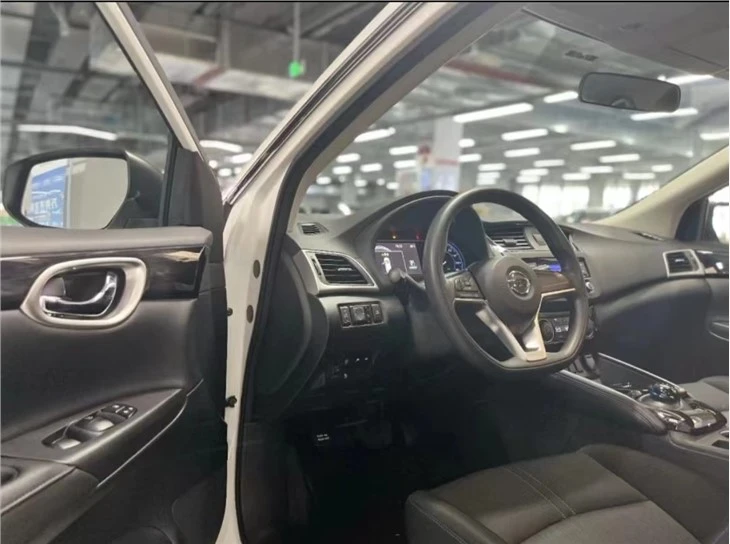 Nisaan Sylphy